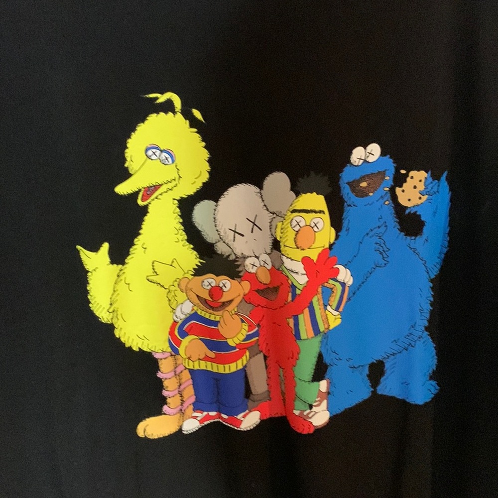 KAWS X Sesame Street Black T- Shirt XL